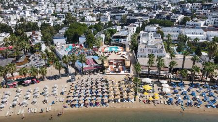 LADONIA LEO BEACH RESORT (Adults only 16+)
